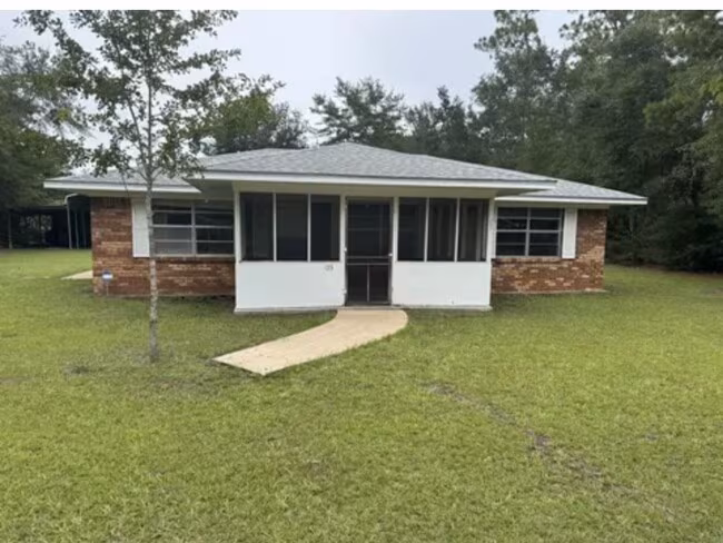 Casa en alquiler con 3 recámaras y 2 baños