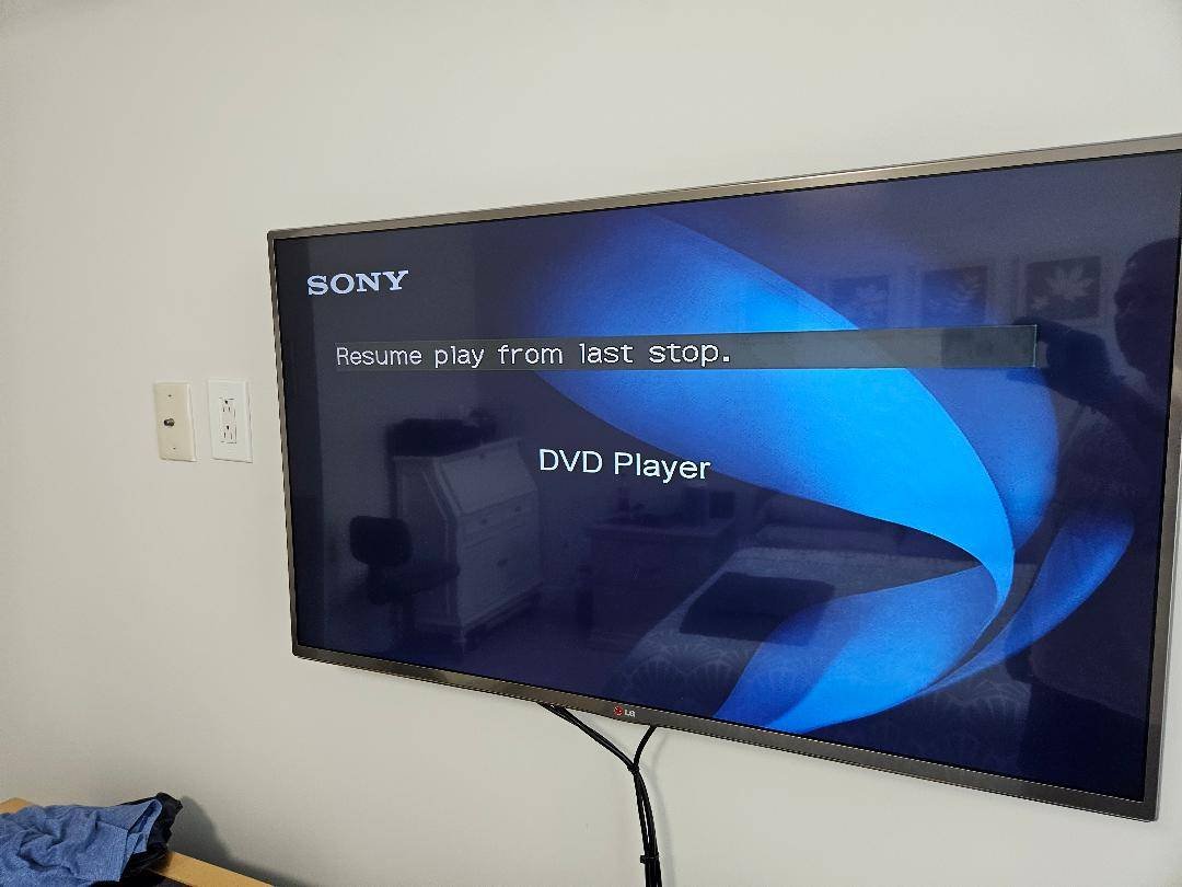 Televisor LG de 42 pulgadas, LED Smart TV con resolución 1080p - como nuevo