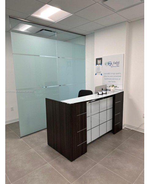 Se alquila local comercial/oficina