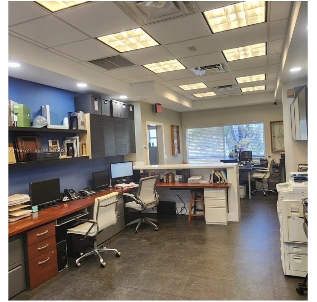 OFICINA PREMIUM EN ALQUILER – DORAL