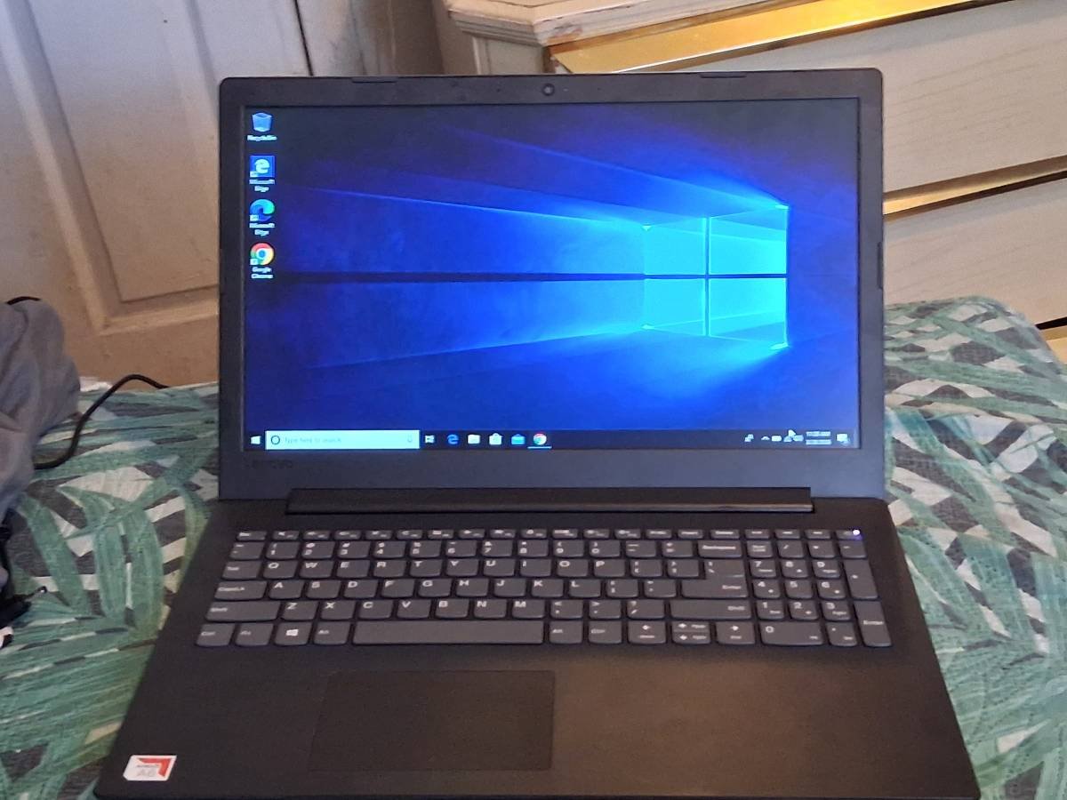 Se vende portátil Lenovo totalmente equipado con Windows 10 y Microsoft Office
