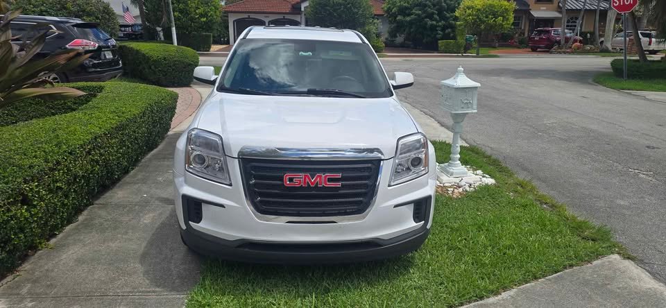 Se vende camioneta GMC Terrain SLE SUV de 4 puertas de 2017