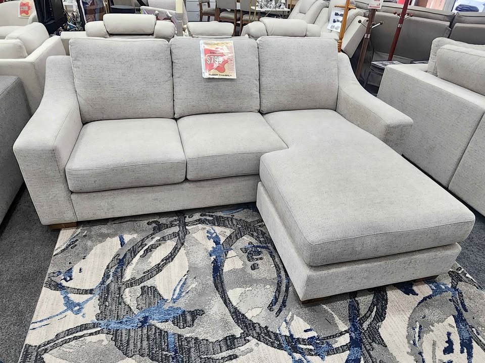 Sofá de tela de 2 piezas Thomasville Dillard con chaise longue reversible - Nuevo