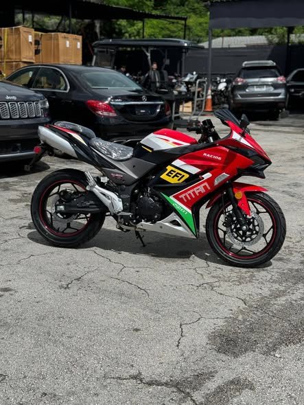 Motocicleta deportiva Vitacci Titan 250 EFI