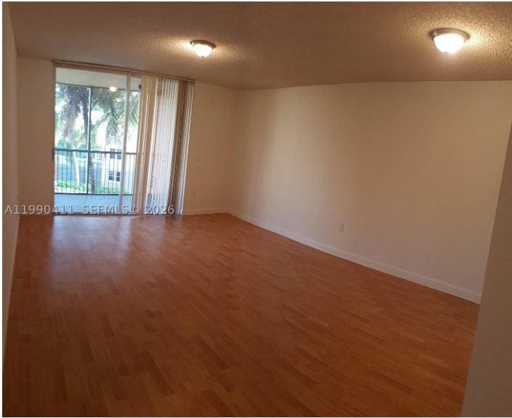 Se alquila espacioso condominio de 1 habitación y 1 baño