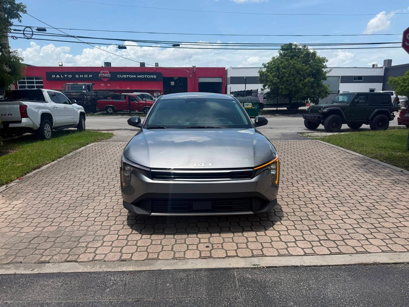 Estoy vendiendo carro Kia K4 LX