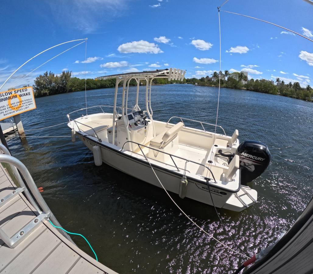 Se vende una Boston Whaler Montauk  - excelente estado