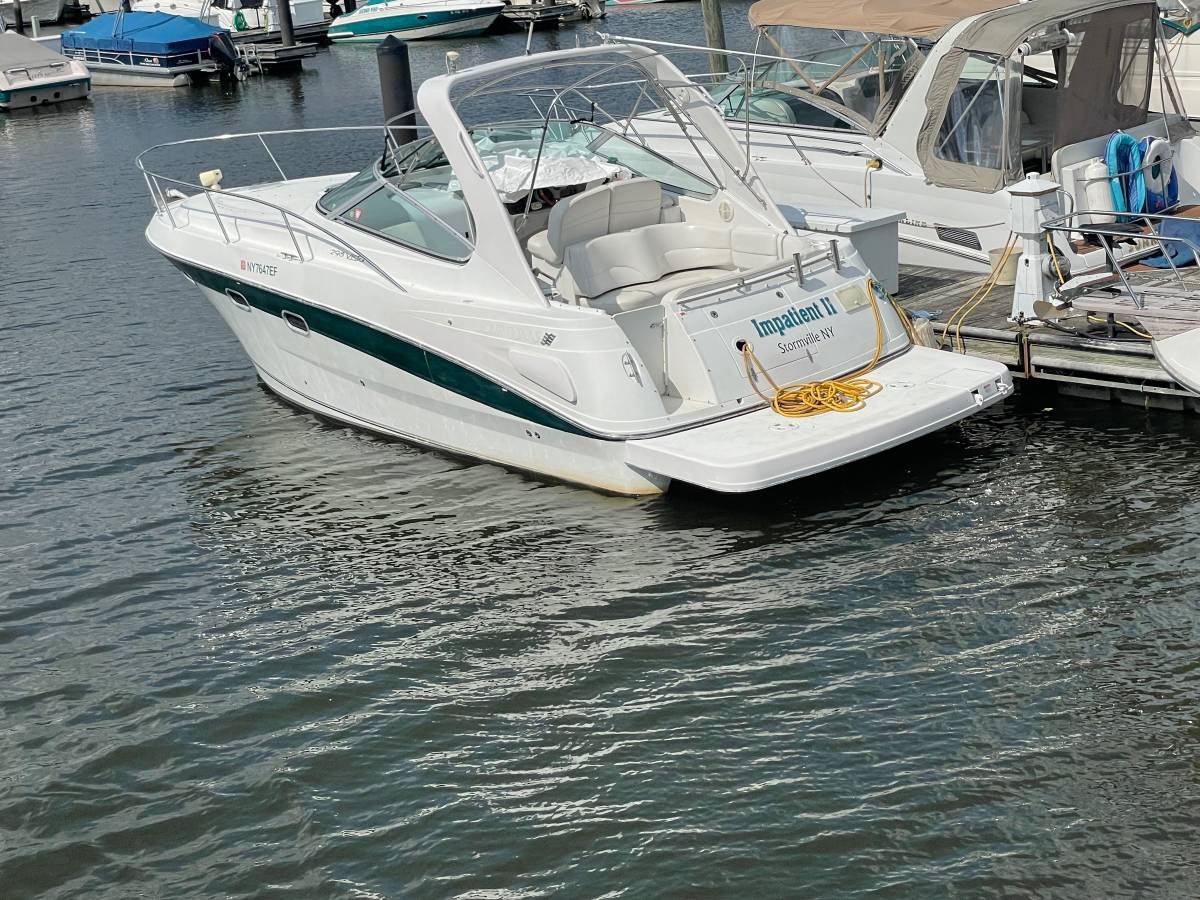 Se vende precioso crucero de dos motores de Four Winns