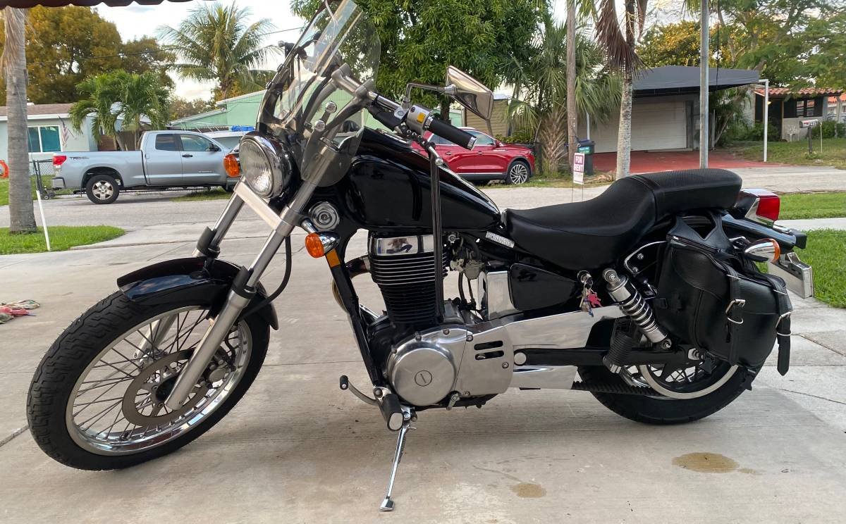 Motocicleta Suzuki Boulevard LS650 S40 - en venta