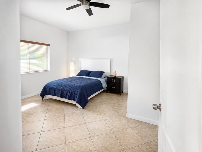 Se renta habitacion en el centro de miami