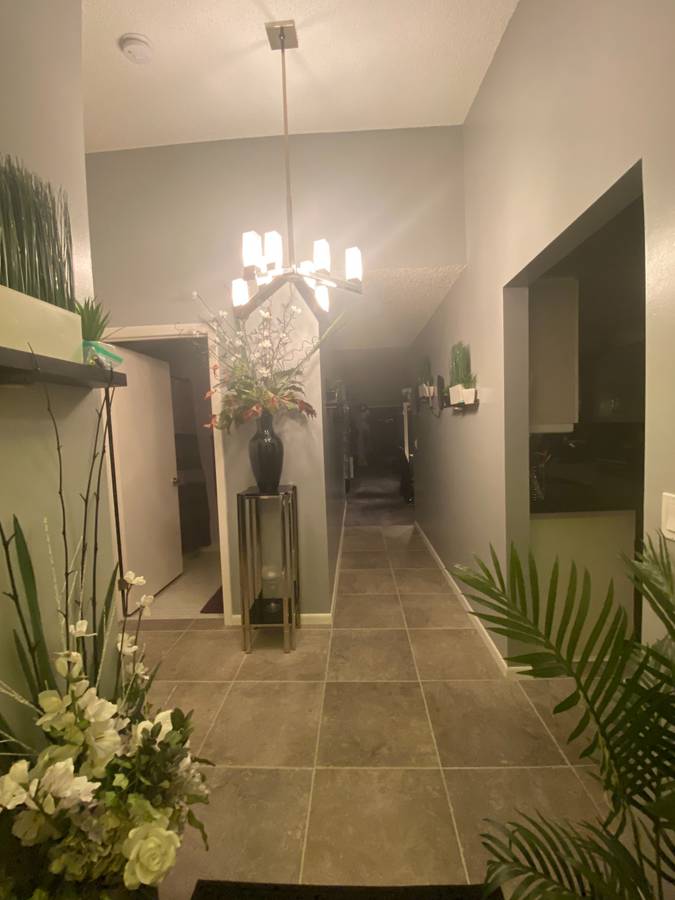 $195,000 / 2 habitaciones – 1360 ft² – Hermoso condominio actualizado y completamente amueblado… 