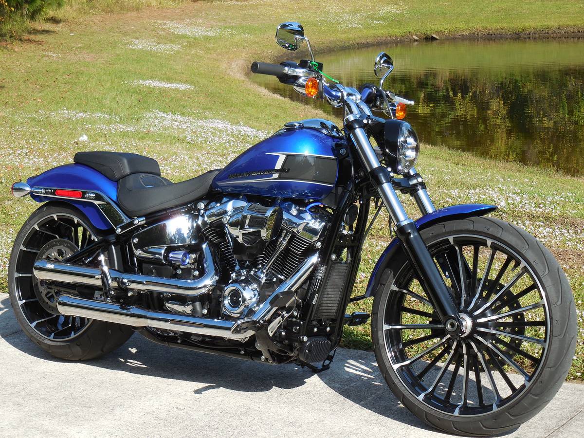 Harley Breakout 117