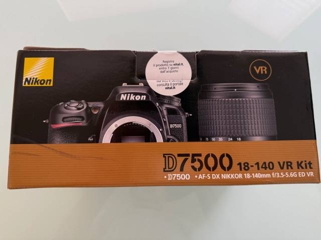 Cámara réflex digital Nikon D7500 20.9 MP – NUEVA, kit con lente 18-140 mm VR 